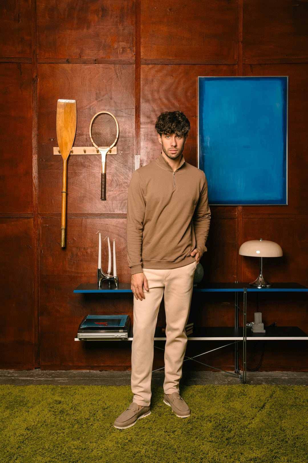 Fortis Classic Fit muške pantalone Bež – kompletan izgled na modelu