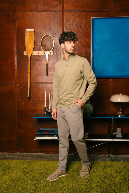 Fortis Classic Fit muške pantalone Kamen Siva – kompletan izgled na modelu